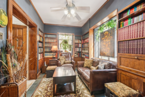 Library. Mansion in the Jackson Park Highlands, Chicago. Photograph.